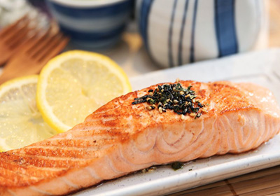 晚餐吃什么营养又健康 香煎三文鱼简单又美味